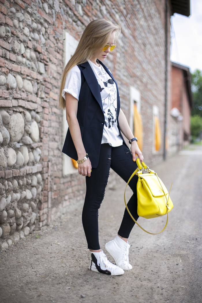 thecablook darya kamalova fashion blog street style trend dolce and gabbana sicily lemon yellow bag giant vintage sunglasses sunnies karl lagerfeld t shirt choies sheinside ripped pants black be and d heels print sneakers backstage bracelet-29