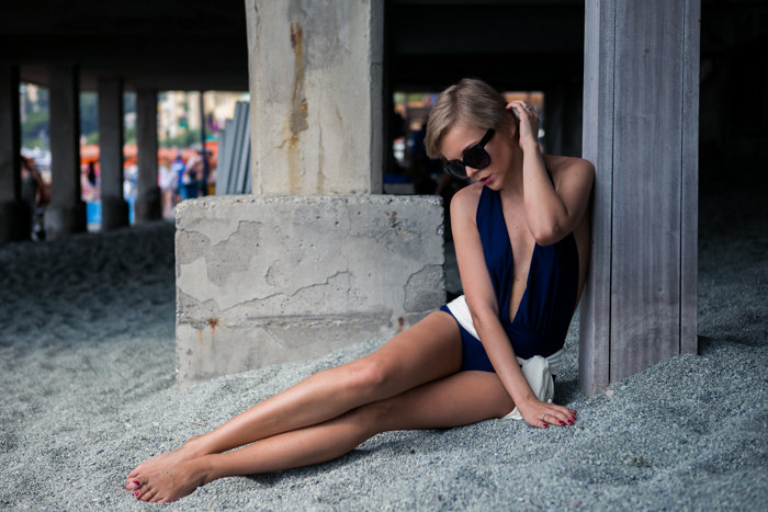 thecablook darya kamalova fashion blog street cinqueterre monterosso al mare asos vintage swimming suit giant vintage sunnies sunglasses pixie haircut short hair blonde-86