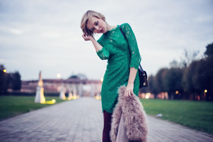 darya kamalova thecablook fashion blog street style outfit ootd infiniteen dress ysl sandals rebecca minkoff shoulder bag green lace video outfit pixie short haitcut blogger russian in italy-6 копия