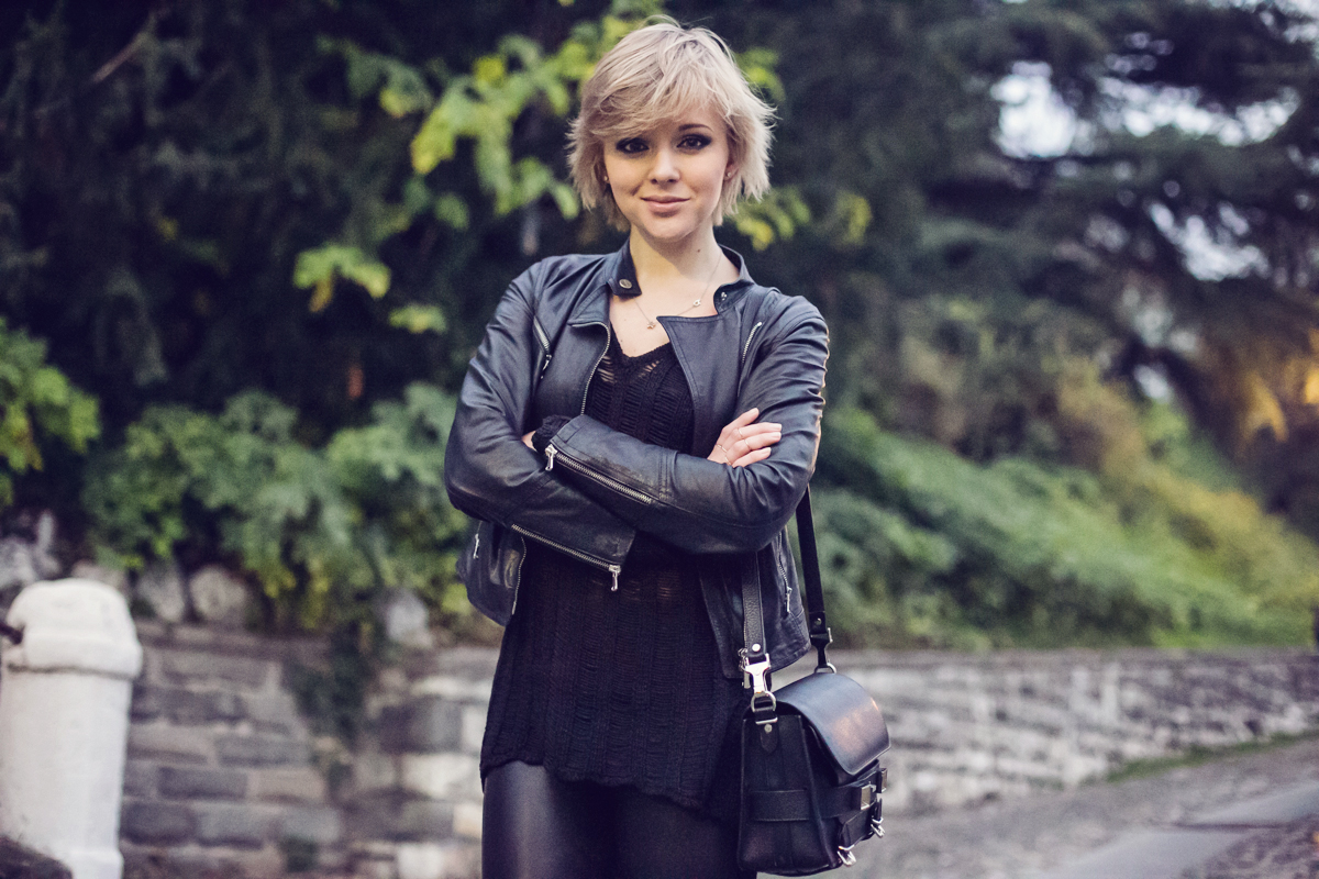 darya kamalova thecablook fashion blog street style pixie hair cut blonde alpinestars giveaway omaggio proenza schouler ps11 bag baldinini leather biker jacket zara booties gogo philip and other stories tiny rings total black smoky eyes ootd outfit-11