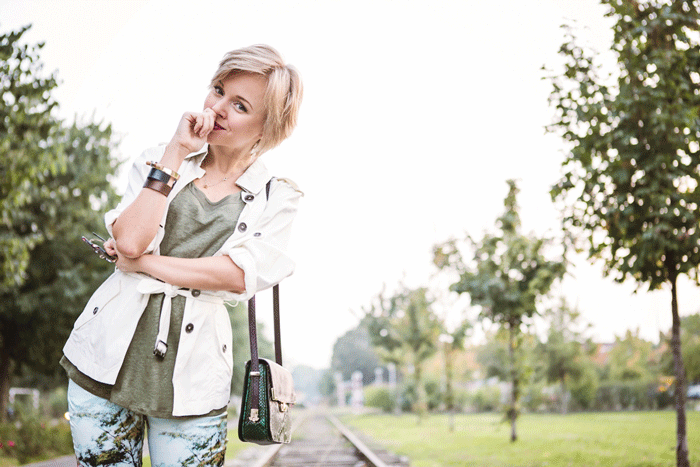 darya-kamalova-thecablook-fashion-blog-street-style-pixie-hair-cut-blonde-burberry-white-jacket-sheinside-pants-asos-high-boots-rebecca-minkoff-bag-hm-military-tank-top-cooee-bracelets-ootd-outfit-19-копия