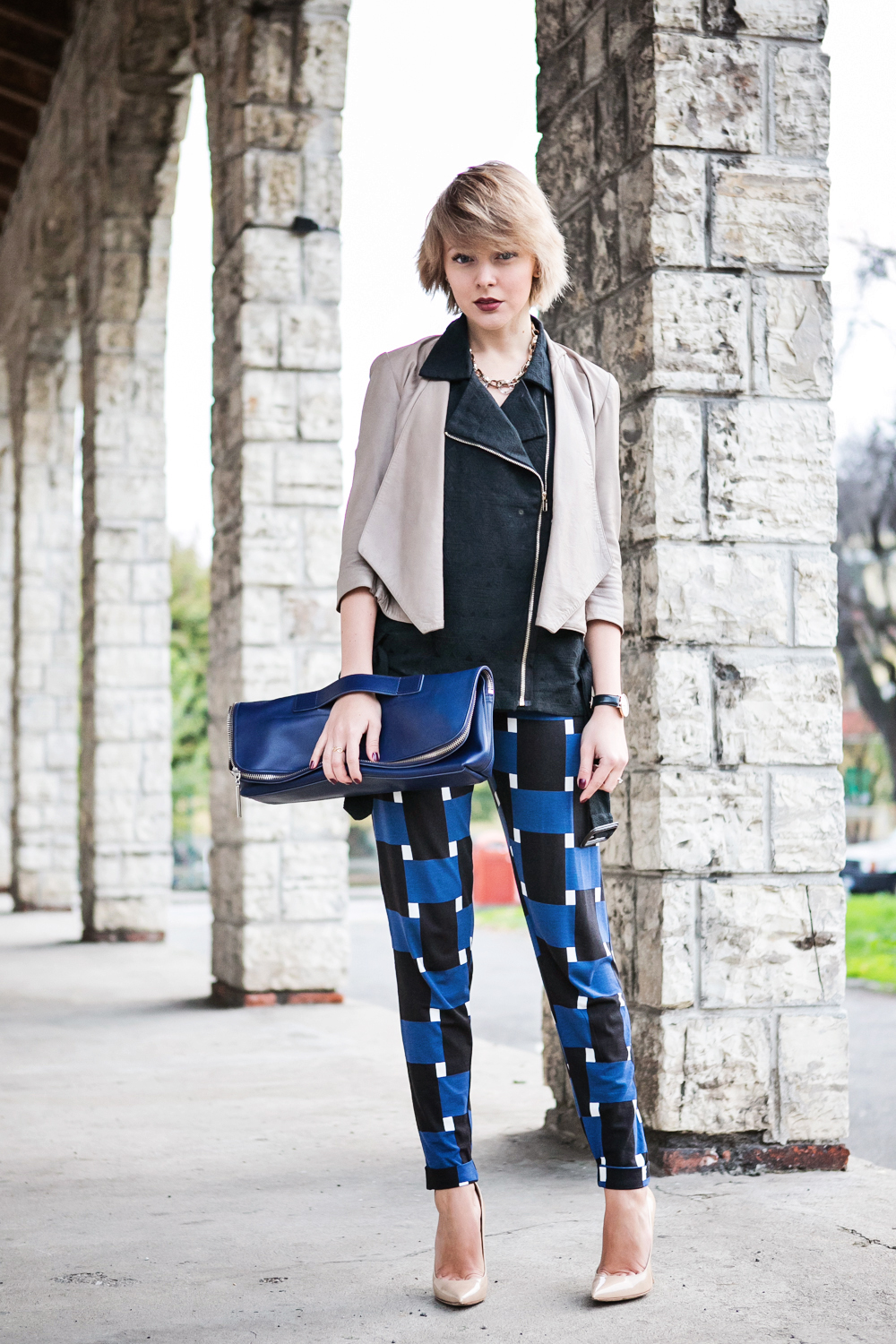 1darya kamalova thecablook fashion blog russian blogger italy moda street style pixie short hair fashion blogger 3 1 PHIPPIP LIM MINUTE BAG NAVY asos pants as by df leather jacket chicwish vest jimmy choo anouk nude heels daniel wellington watches-7