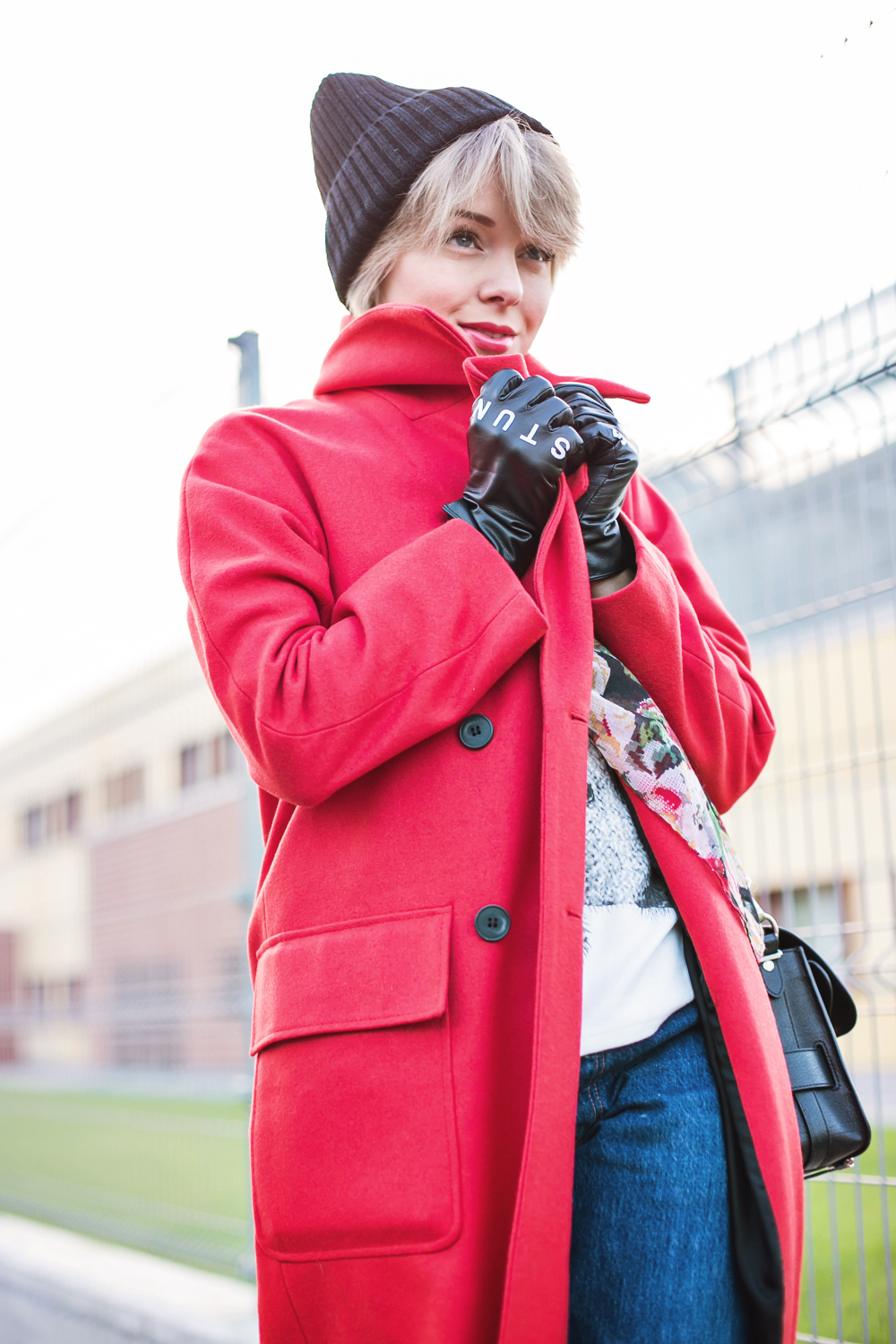 darya kamalova thecablook fashion blog russian blogger italy moda street style pixie short hair fashion blogger asos red long coat boyfriend beanie stunning gloves roses scarf jeand levis proenza schouler ps11 bag cheap monday sneakers-28 копия