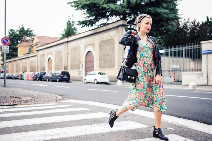 darya kamalova thecablook fashion blog street style outfit ootd pixie short hair russian blogger italy asos flower dress bershka cut out boots baldinini leather biker jacket proenza schouler ps11 bag unfinity ring-15 копия