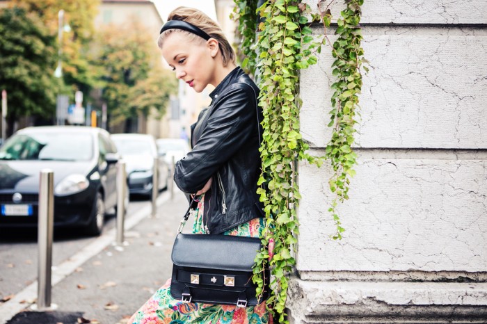 darya kamalova thecablook fashion blog street style outfit ootd pixie short hair russian blogger italy asos flower dress bershka cut out boots baldinini leather biker jacket proenza schouler ps11 bag unfinity ring-2 копия