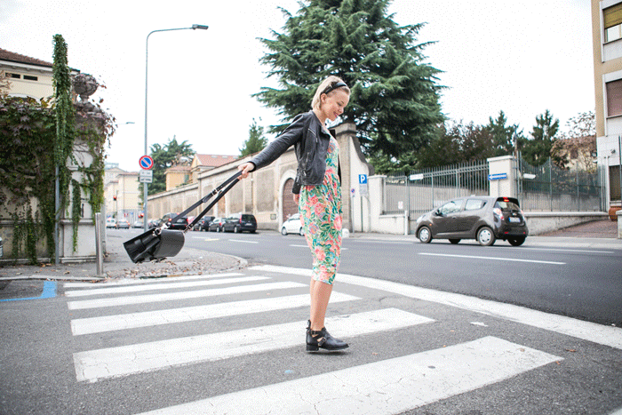 darya-kamalova-thecablook-fashion-blog-street-style-outfit-ootd-pixie-short-hair-russian-blogger-italy-asos-flower-dress-bershka-cut-out-boots-baldinini-leather-biker-jacket-proenza-schouler-ps11-bag-unfinity-ring-24