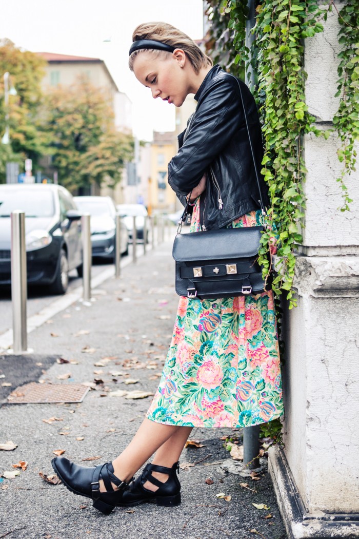 darya kamalova thecablook fashion blog street style outfit ootd pixie short hair russian blogger italy asos flower dress bershka cut out boots baldinini leather biker jacket proenza schouler ps11 bag unfinity ring-3 копия