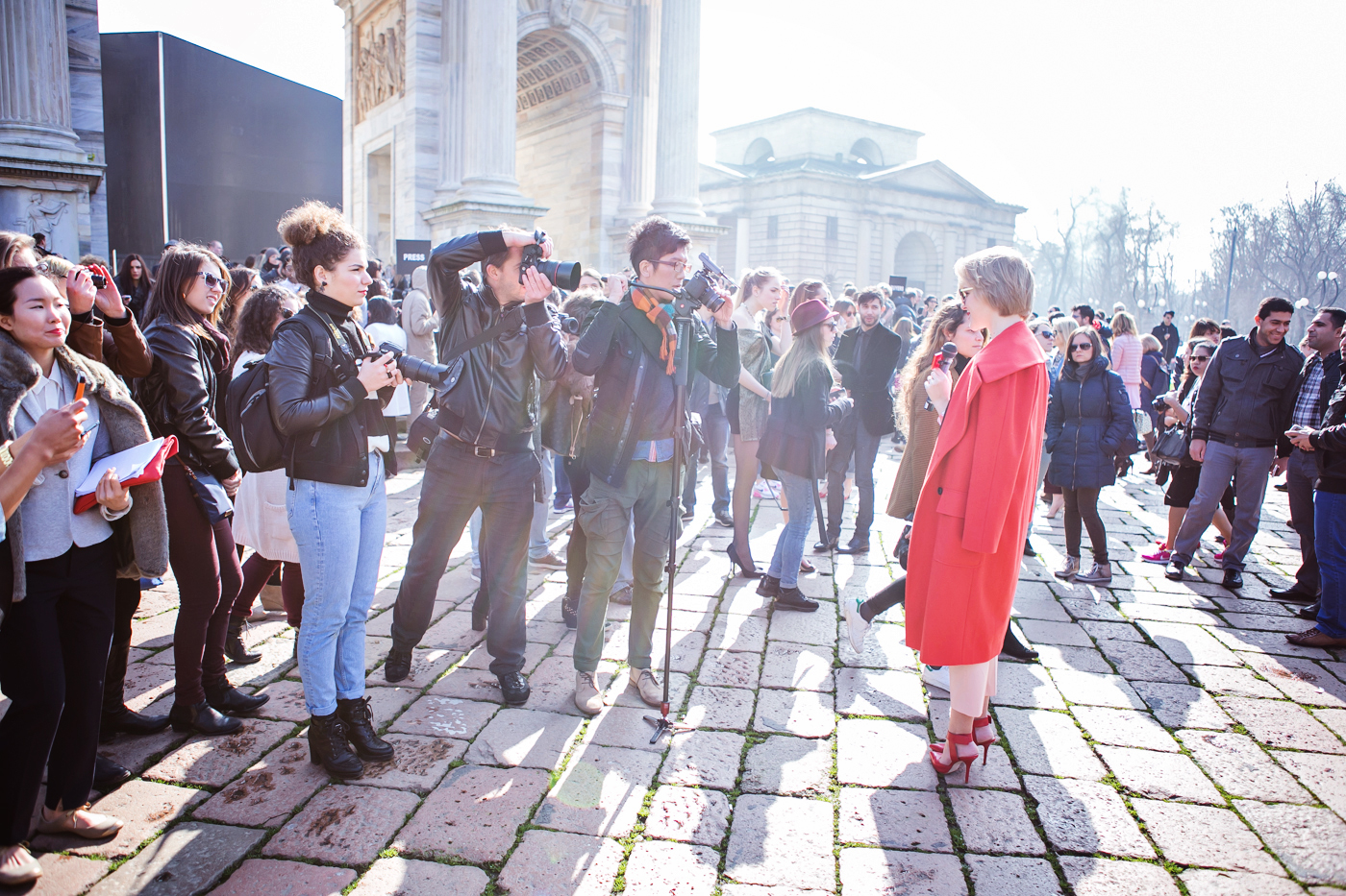 thecablook darya kamalova russian italian fashion blogger blonde short hair pixie cut street style whats inside you by eleonora carisi outfit asos long red coat steven heels shopbop milan fashion week aw14 15 arco della pace just cavalli-22 copy